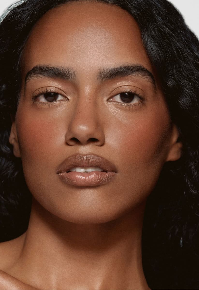 michelle wears peptide lip shape jump