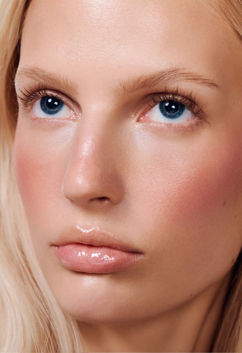 model wearing pocket blush in tan line